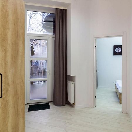 Apartments On Kulisha Str Лвив Екстериор снимка